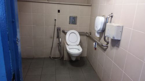 4-Star Toilet - Queenstown MRT Station (EW19)