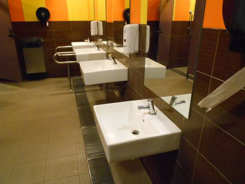 4-Star Toilet - Clark Quay MRT Station