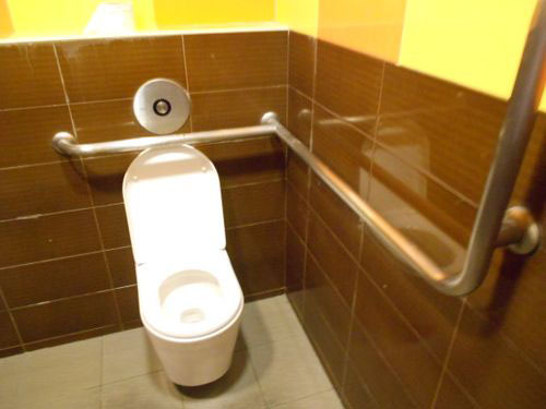 4-Star Toilet - Clark Quay MRT Station