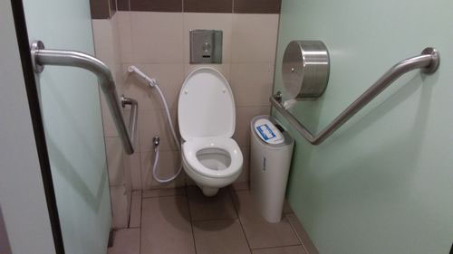 4-Star Toilet - Steven Road MRT Station (DT10)