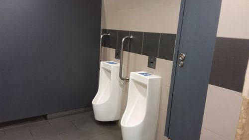 4-Star Toilet - Steven Road MRT Station (DT10)