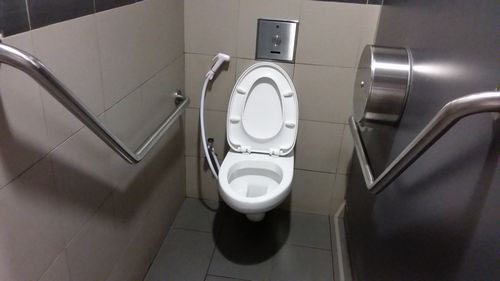 4-Star Toilet - Steven Road MRT Station (DT10)