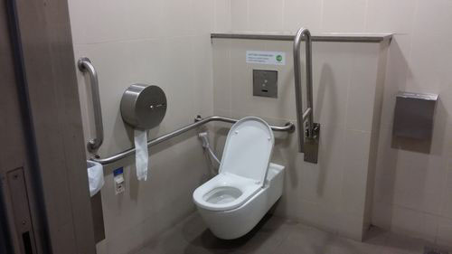 4-Star Toilet - Newton MRT Station (DT11)