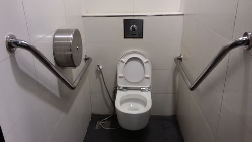 4-Star Toilet - Rochor MRT Stationn (DT13)