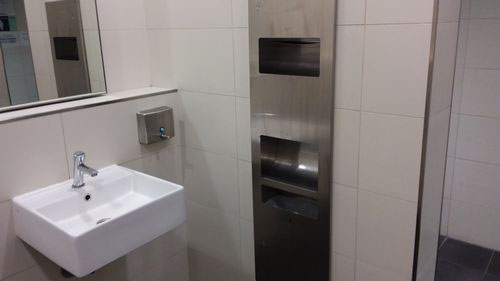 4-Star Toilet - Rochor MRT Stationn (DT13)