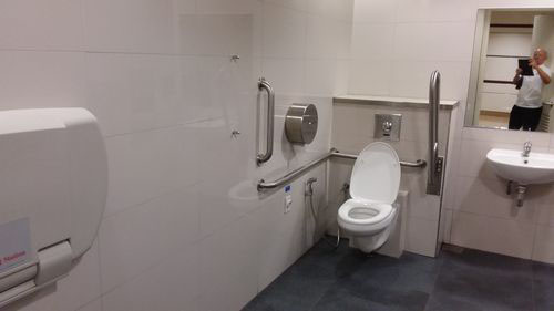 4-Star Toilet - Mattar MRT Station (DT25)
