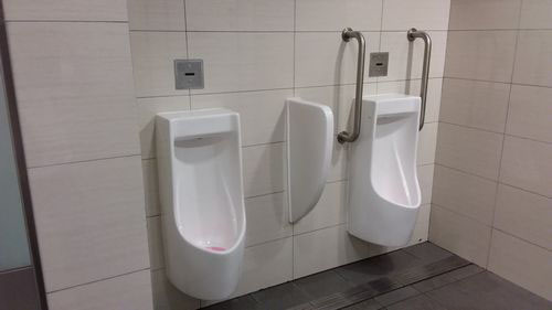 4-Star Toilet - Macpherson MRT Station (DT26)