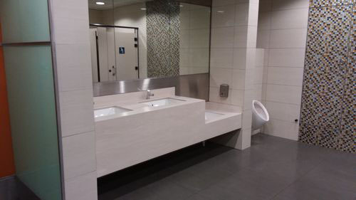 4-Star Toilet - Macpherson MRT Station (DT26)