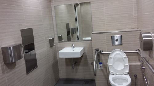4-Star Toilet - Ubi MRT Station (DT27)