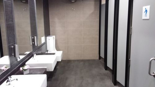 4-Star Toilet - Sixth Avenue MRT Station (DT7)