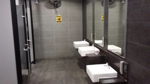 4-Star Toilet - Sixth Avenue MRT Station (DT7)