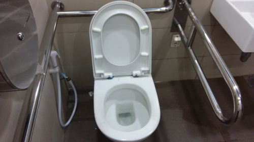 4-Star Toilet - Tan Kah Kee MRT Station (DT8)