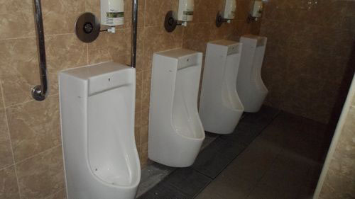 4-Star Toilet - Serangoon MRT Station (NE12)