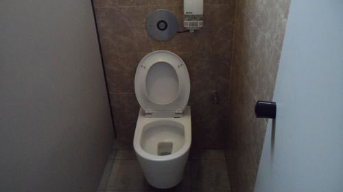 4-Star Toilet - Serangoon MRT Station (NE12)