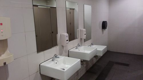 4-Star Toilet - Sengkang MRT Staton (NE16)