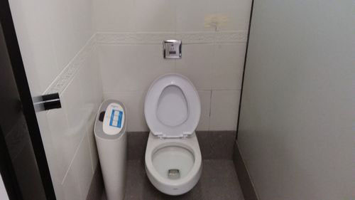 4-Star Toilet - Yio Chu Kang MRT Station (NS15)