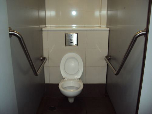 4-Star Toilet - Orchard MRT Station 