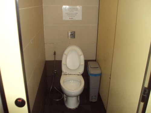 4-Star Toilet - Outram Park MRT Station 