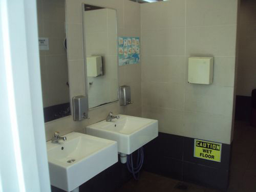 4-Star Toilet - Outram Park MRT Station 