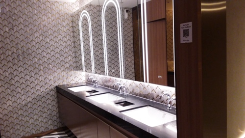 4-Star Toilet - Palais Renaissance Shopping Centre