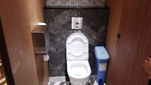 4-Star Toilet - Palais Renaissance Shopping Centre