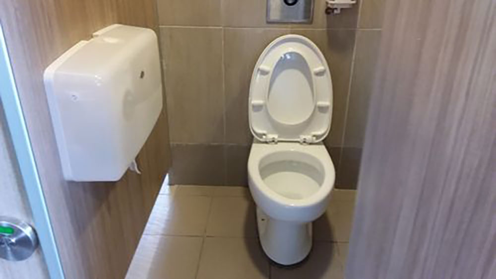 4-Star Toilet - Pasir Panjang Food Centre 