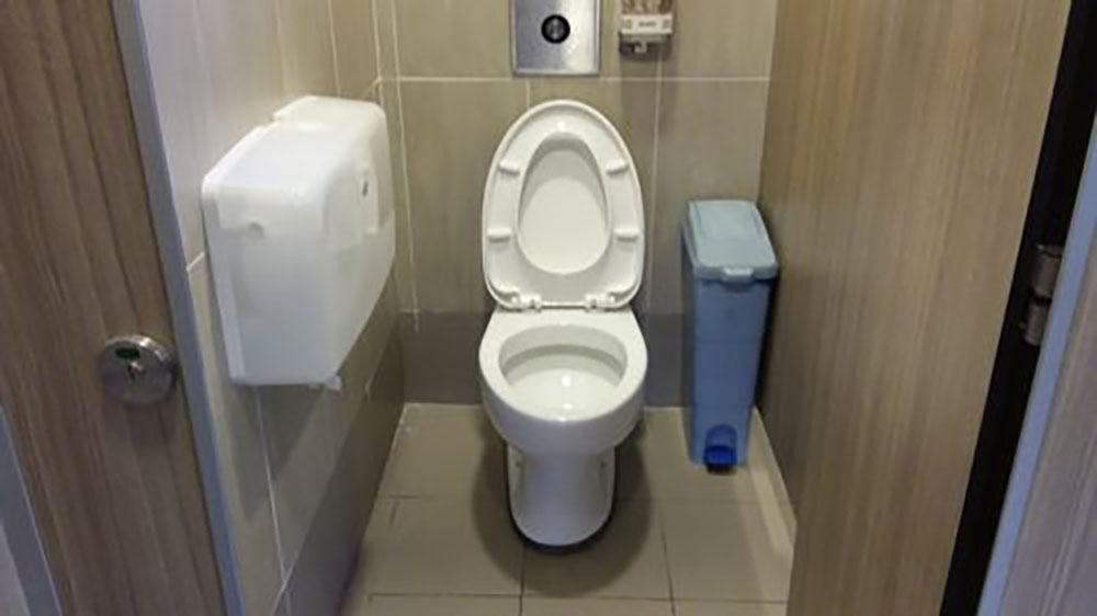 4-Star Toilet - Pasir Panjang Food Centre 