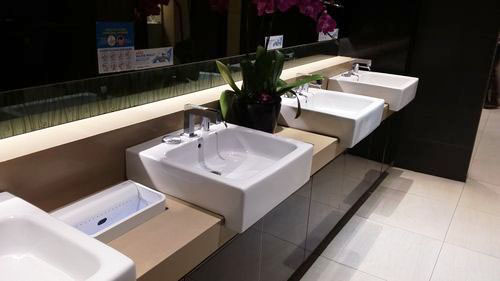 4-Star Toilet - Raffles City Shopping Centre