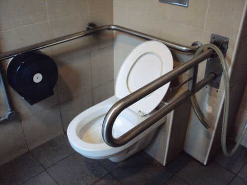 4-Star Toilet - Tampines MRT 