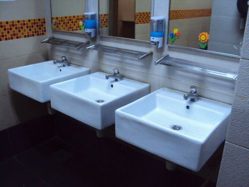 4-Star Toilet - Tanah Merah MRT 