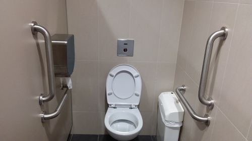 4-Star Toilet - Woodlands North MRT Station TEL1