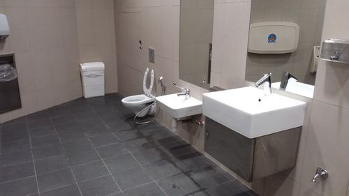 4-Star Toilet - Woodlands North MRT Station TEL3