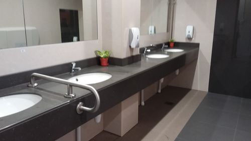 4-Star Toilet - Yio Chu Kang Bus Interchange