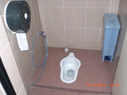 4-Star Toilet - Jurong Port Food Centre 