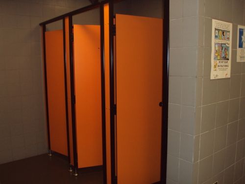 4-Star Toilet - Buona Vista MRT station 