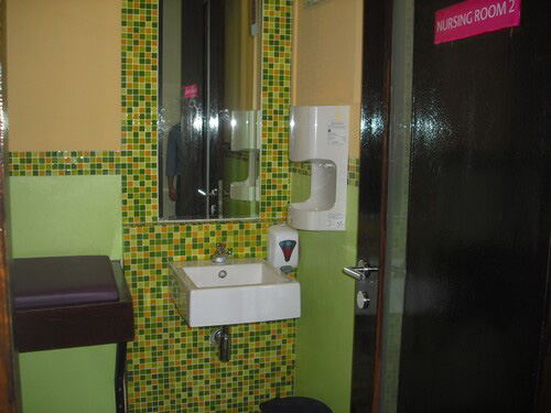 4-Star Toilet - Century Square 