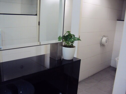4-Star Toilet - Liang Court 