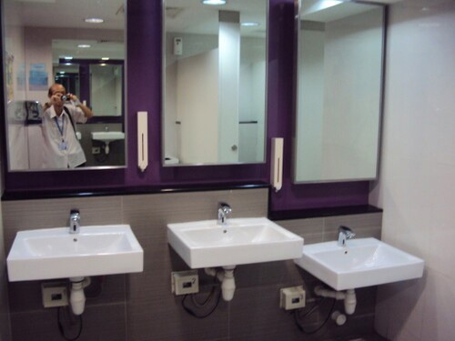 4-Star Toilet - Liang Court 