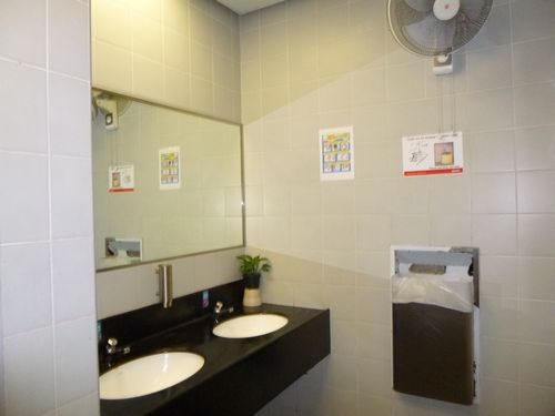 4-Star Toilet - Pasir Panjang MRT station 