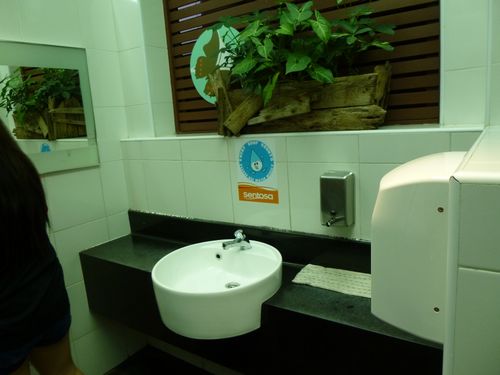 5-Star Toilet - Sentosa Imbiah Lookout 
