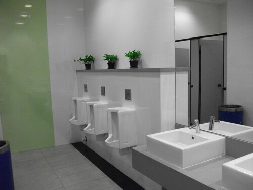 5-Star Toilet - Sembawang Mart 