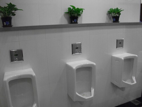 5-Star Toilet - Sembawang Mart 