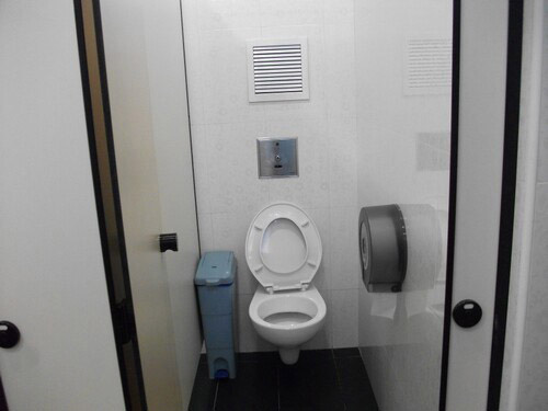 5-Star Toilet - Sembawang Mart 