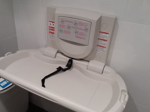 5-Star Toilet - Clementi MRT Station (EW23)