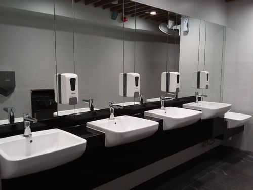 5-Star Toilet - Clementi MRT Station (EW23)