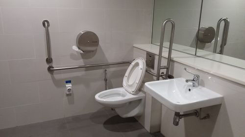 5-Star Toilet - Canberra MRT Station (NS12)