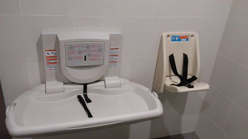 5-Star Toilet - Canberra MRT Station (NS12)