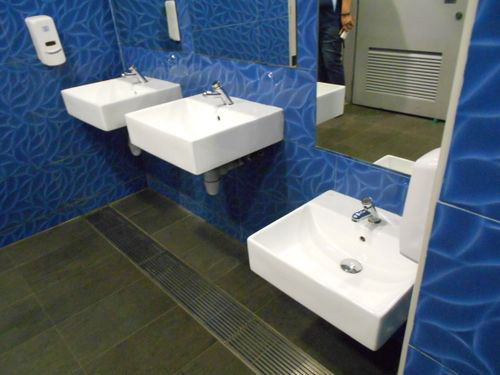 5-Star Toilet - Punggol MRT Station (NE17)