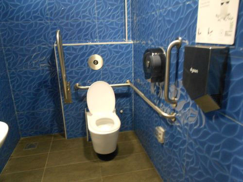 5-Star Toilet - Punggol MRT Station (NE17)