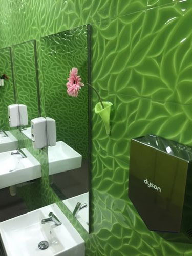 5-Star Toilet - Punggol MRT Station (NE17)